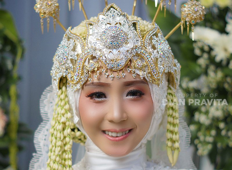Aksesoris & perlengkapan adat
